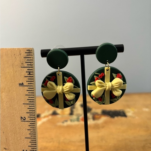 Christmas Bow / Holly Stud Earrings Polymer Clay - Picture 4 of 4